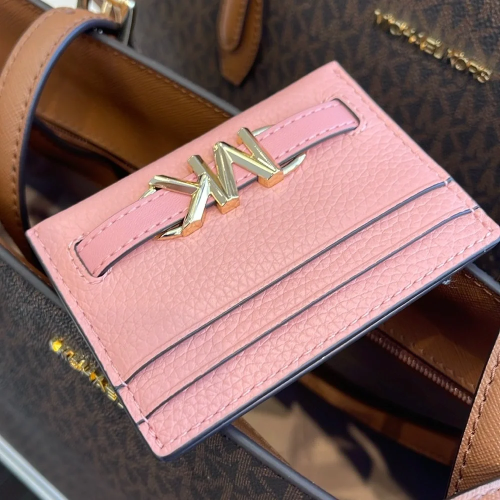 MICHAEL KORS
Reed Large Pebbled Leather Card Holder Case
Primrose
NWT - Picture 10 of 16